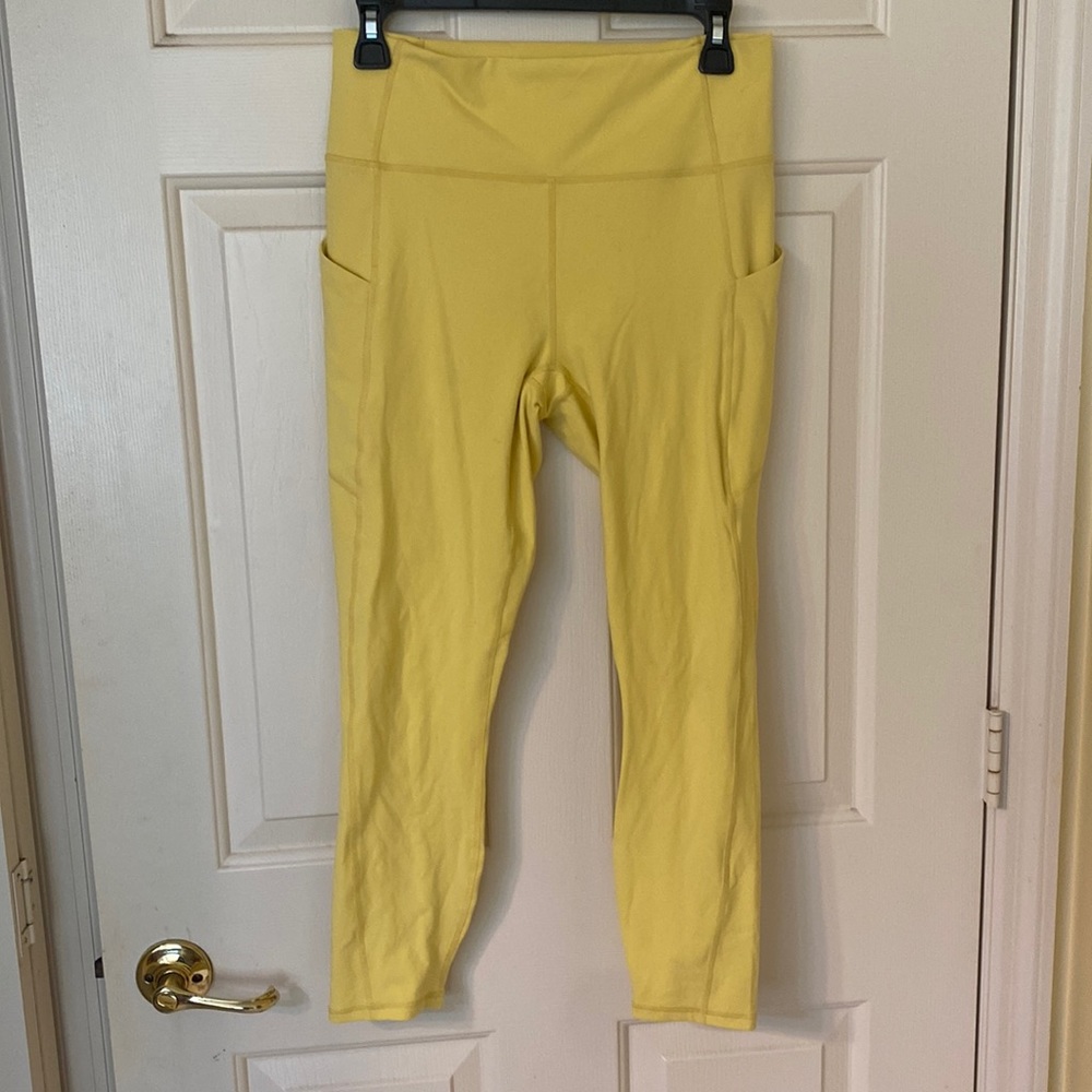 Fabletics Oasis High Waisted 7/8 Leggings